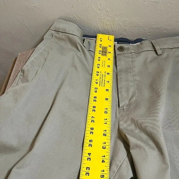 Men’s Dockers Pants Size 34x32 - Picture 9 of 12